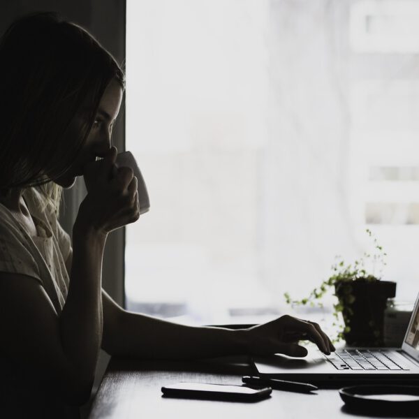 Laptop G093256c17 1920 600x600